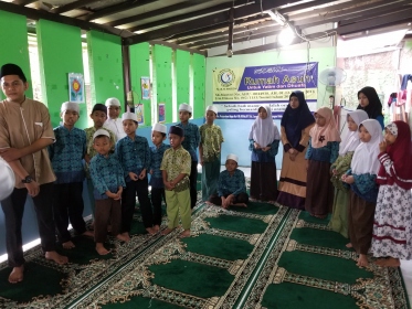 インドネシア 孤児院慰問
