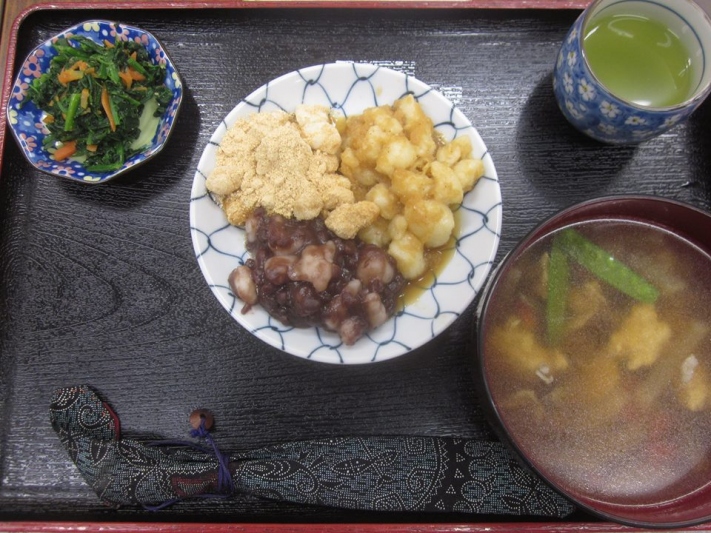 餅つきをしました☆